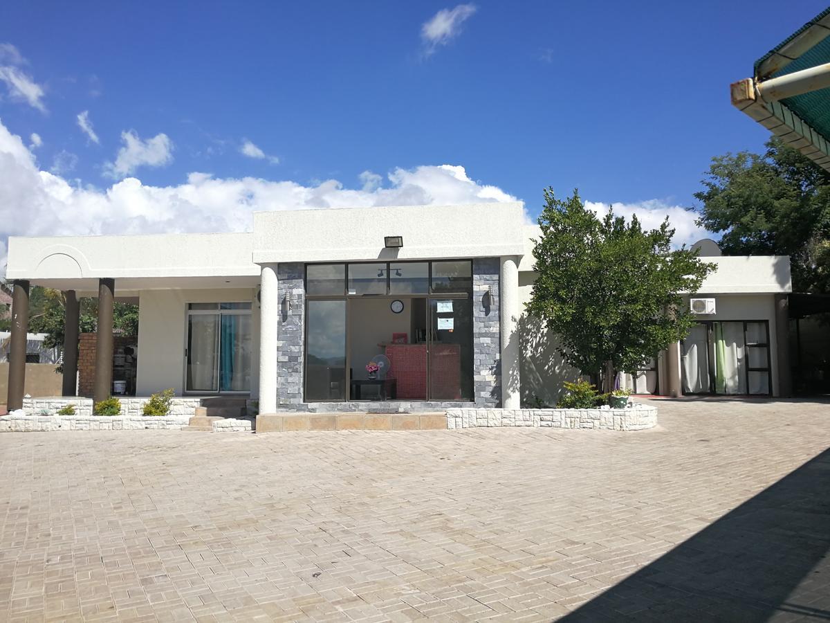 Pension Hotel Kamho Уиндхоек Екстериор снимка