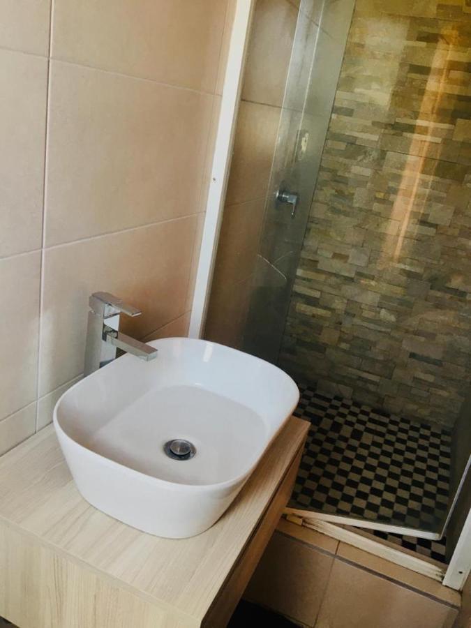 Pension Hotel Kamho Уиндхоек Екстериор снимка